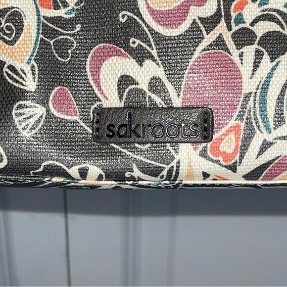 SakRoots Crossbody Gray Floral Hearts Canvas Coated Artistic Adjustable Shoulder - Picture 3 of 16